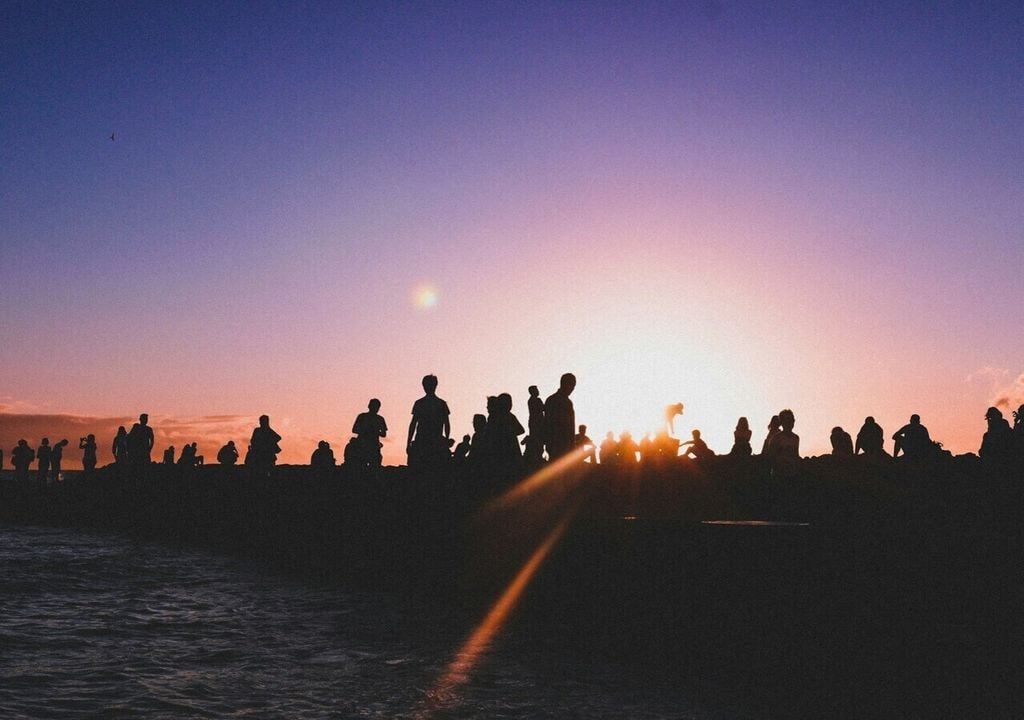 Viele Menschen sind erst zu Veränderungen bereit, wenn der Trend bereits allgemein akzeptiert wurde. Bild: Rita Vicari/Unsplash