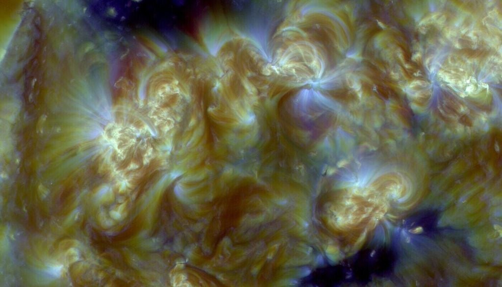 Die Oberfläche von Sternen ist durch einen dynamischen Magnetismus und ständige Konvektionsbewegungen geprägt; hier eine Nahaufnahme der Sonnenoberfläche vom 28.04.2026. Bild: SDO/NASA