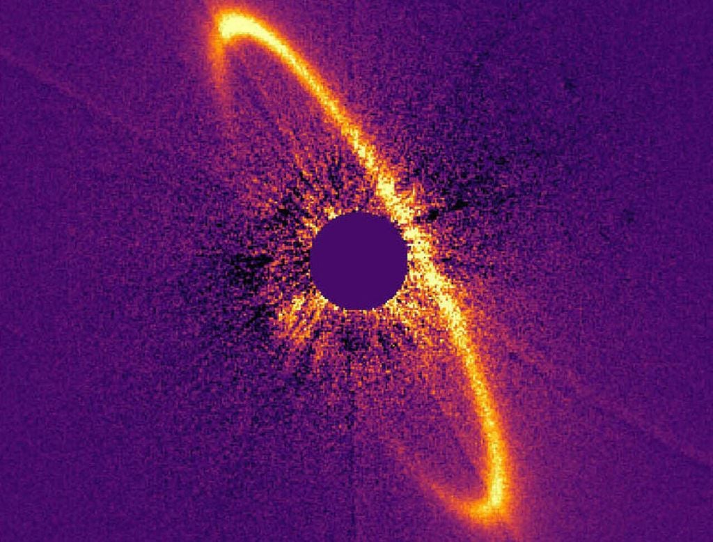 Trümmerring um den Stern HR 4796, detailreiche Aufnahme mit SPHERE. Trümmerring um den Stern HR 4796, detailreiche Aufnahme mit SPHERE.