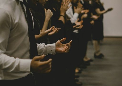 Weniger Glaube, mehr Angst: Haben junge Menschen, die religi&ouml;s sind, eine ges&uuml;ndere Psyche?