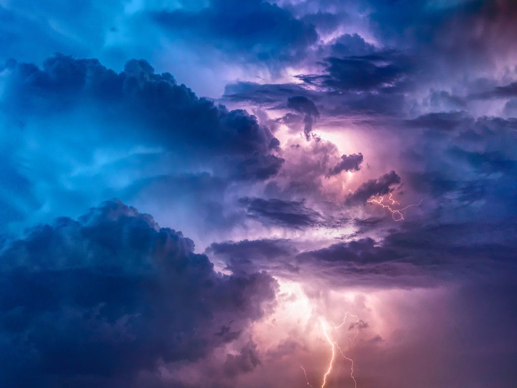 What fuels thunderstorms in the UK?