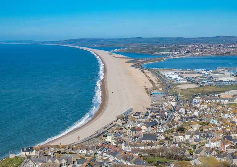 Chesil Beach: The beautiful West Country beach that's a ridiculous 18 miles  long - Somerset Live