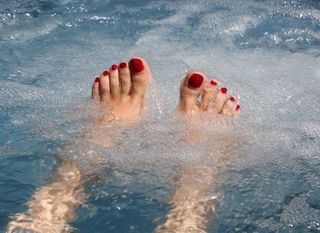 ¿Por qué los humanos tenemos uñas en los pies? La peculiaridad evolutiva que nos diferencia