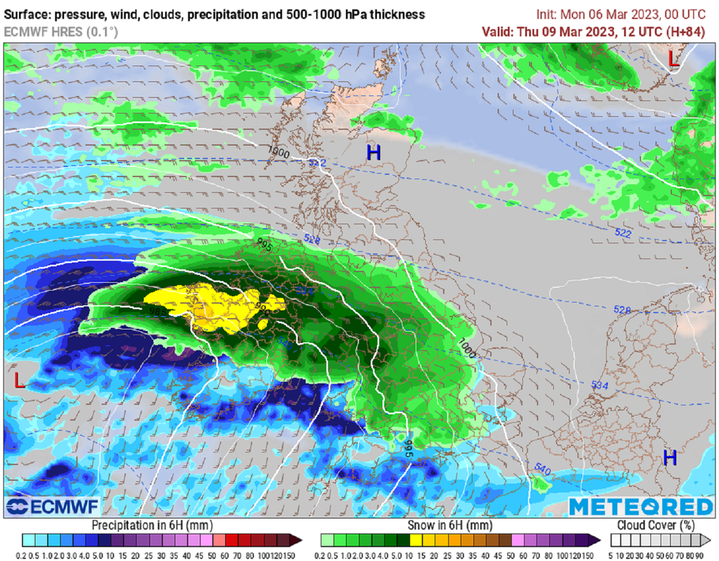 Widespread snow warnings issued for UK as several inches possible in places