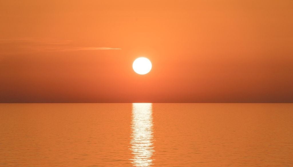 Die Wärmeaufnahme der Meere beeinflusst den Meeresspiegel, Hitzewellen und Wetterphänomene wie El Niño. Die Wärmeaufnahme der Meere beeinflusst den Meeresspiegel, Hitzewellen und Wetterphänomene wie El Niño. Bild: Michelle Maria/Pixabay