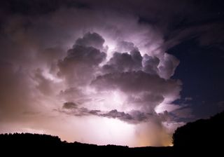 Wieso liegen Unwetterwarnungen so oft falsch?