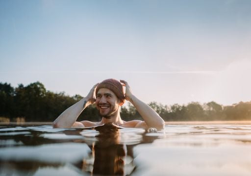 Winterschwimmen und Eisbaden liegen im Trend. Doch, was ist der Unterschied?