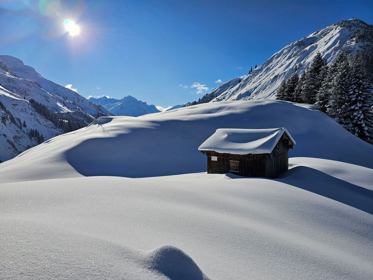 Ein wahres "Winterwonderland" gab es am Wochenende in den Alpen (Foto: Markus Köss, 11.01.26 in Warth am Arlberg)