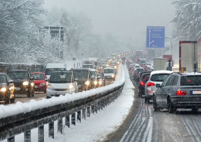 Eiswinter, viel Schnee! Jedes Jahr gibt´s die gleichen Winterprognosen Eiswinter, viel Schnee! Jedes Jahr gibt´s die gleichen Winterprognosen
