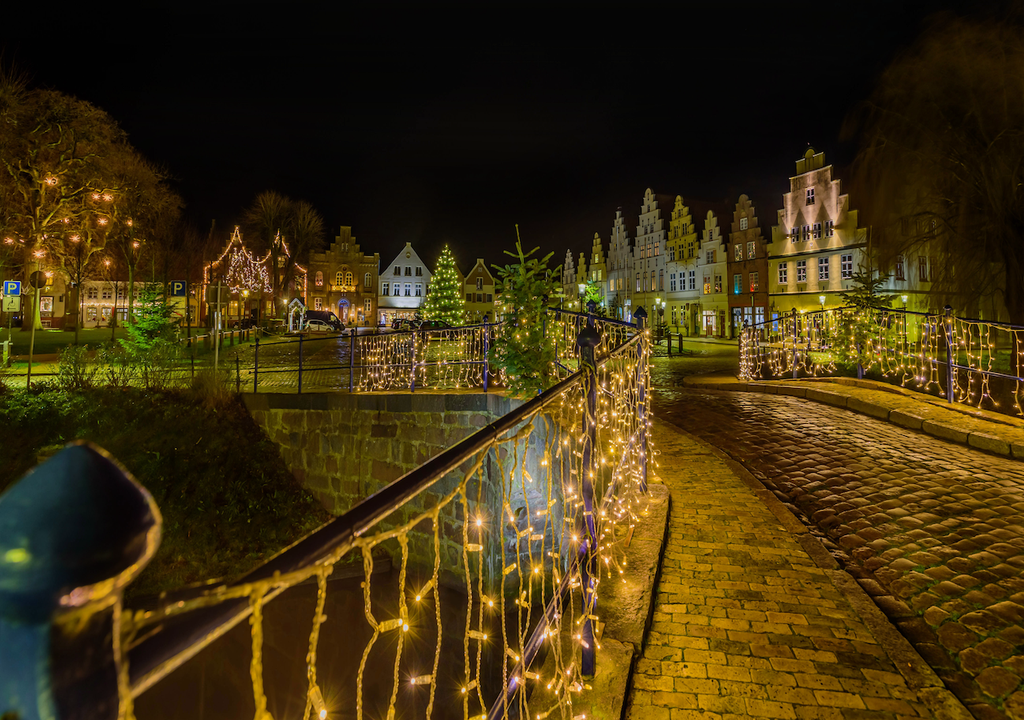 Friedrichstadt, Grachtenstadt ,Schleswig-Holstein, Weihnachtszeit, Abendatmosphäre Friedrichstadt, Grachtenstadt ,Schleswig-Holstein, Weihnachtszeit, Abendatmosphäre