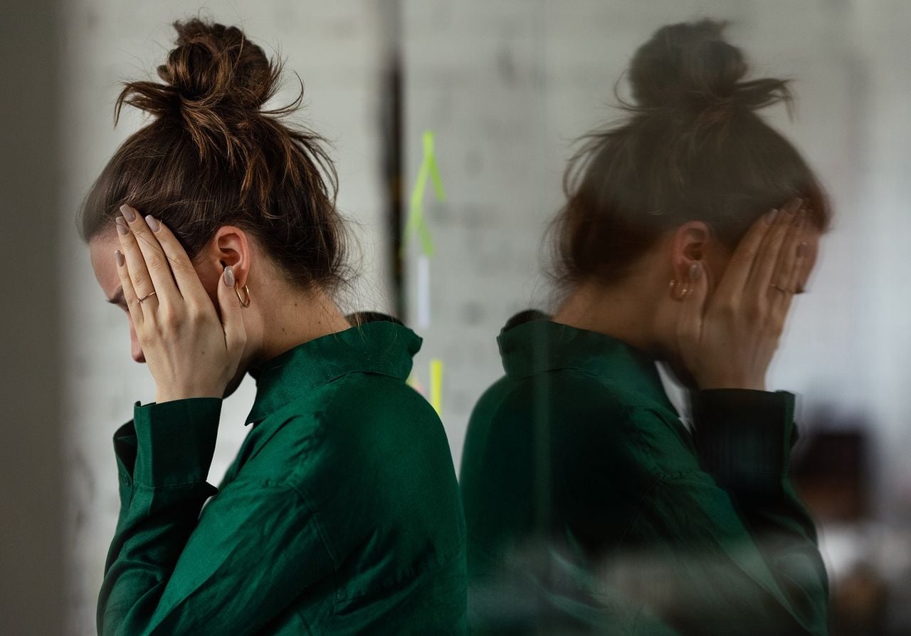 Von wegen schmerzempfindlich: Frauen leider tatsächlich länger als Männer (Foto: Adobe Stock)