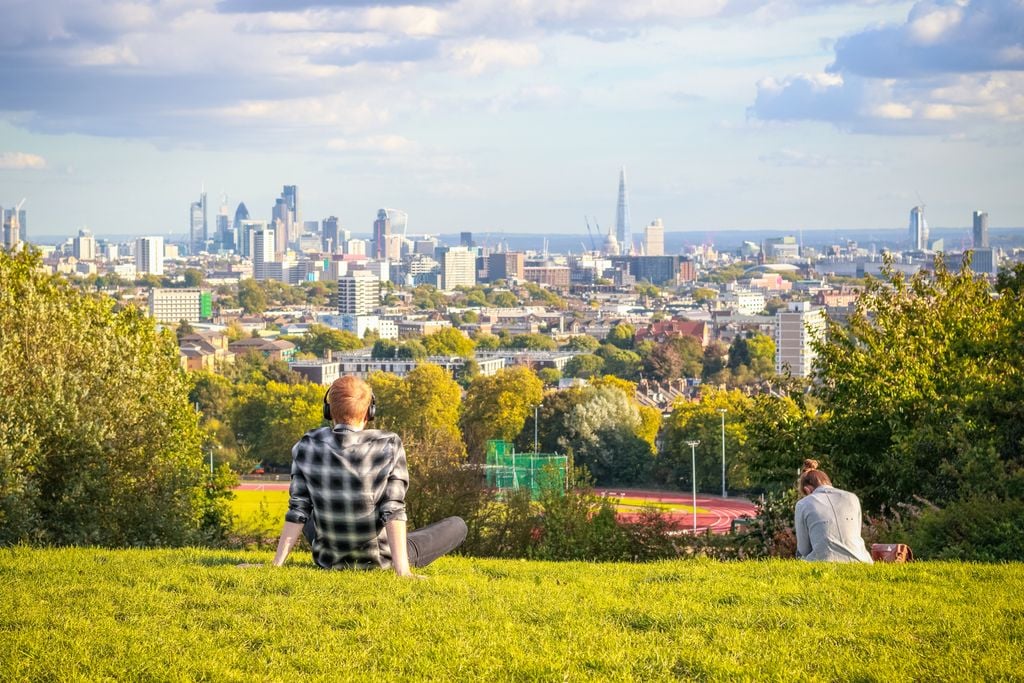 Der Parliament Hill in Hampstead Heath öffnet einen der besten Blicke auf London. Foto: Adobe Stock