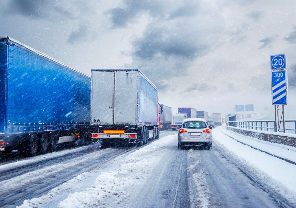 Montag, Reiseverkehr, die LKWs, Autobahnen