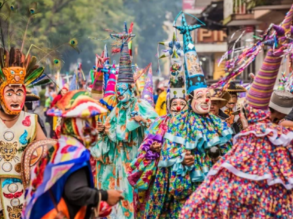 Los festejos de realizan en un ambiente de mucho color y alegría.