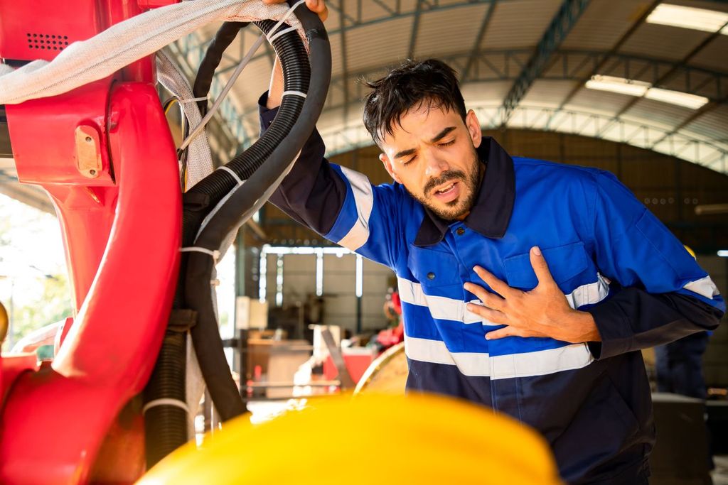 Los factores de riesgo que pueden llevar a padecer problemas coronarios, principalmente son el tabaquismo, diabetes, obesidad y sedentarismo,