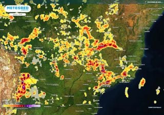 ZCAS perde força e chuvas se espalham pelo Sudeste e Centro-Oeste. INMET emite avisos de chuvas intensas