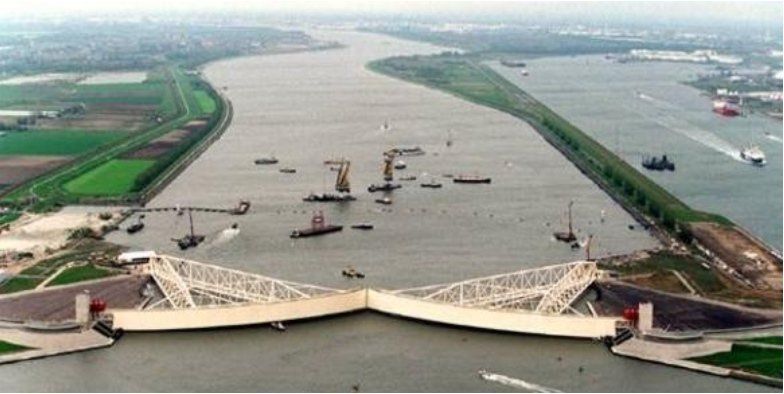 El Maeslantkering protege Rotterdam de las mareas de tormentas