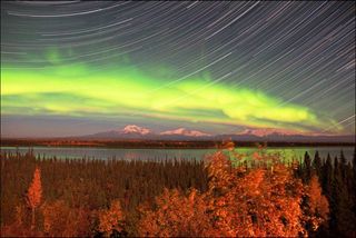 ¿Nubes o auroras sobre Alaska?, 6 octubre 2010