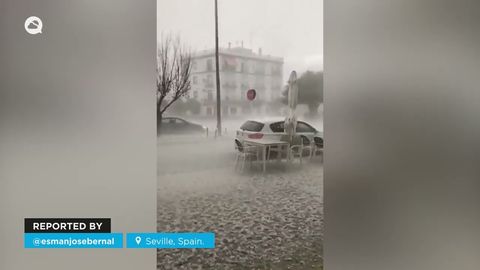 Impresionante granizada en Los Palacios y Villafranca, España