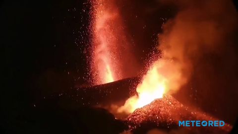 Лавовые потоки с вулкана Ла Пальма продолжают распространяться