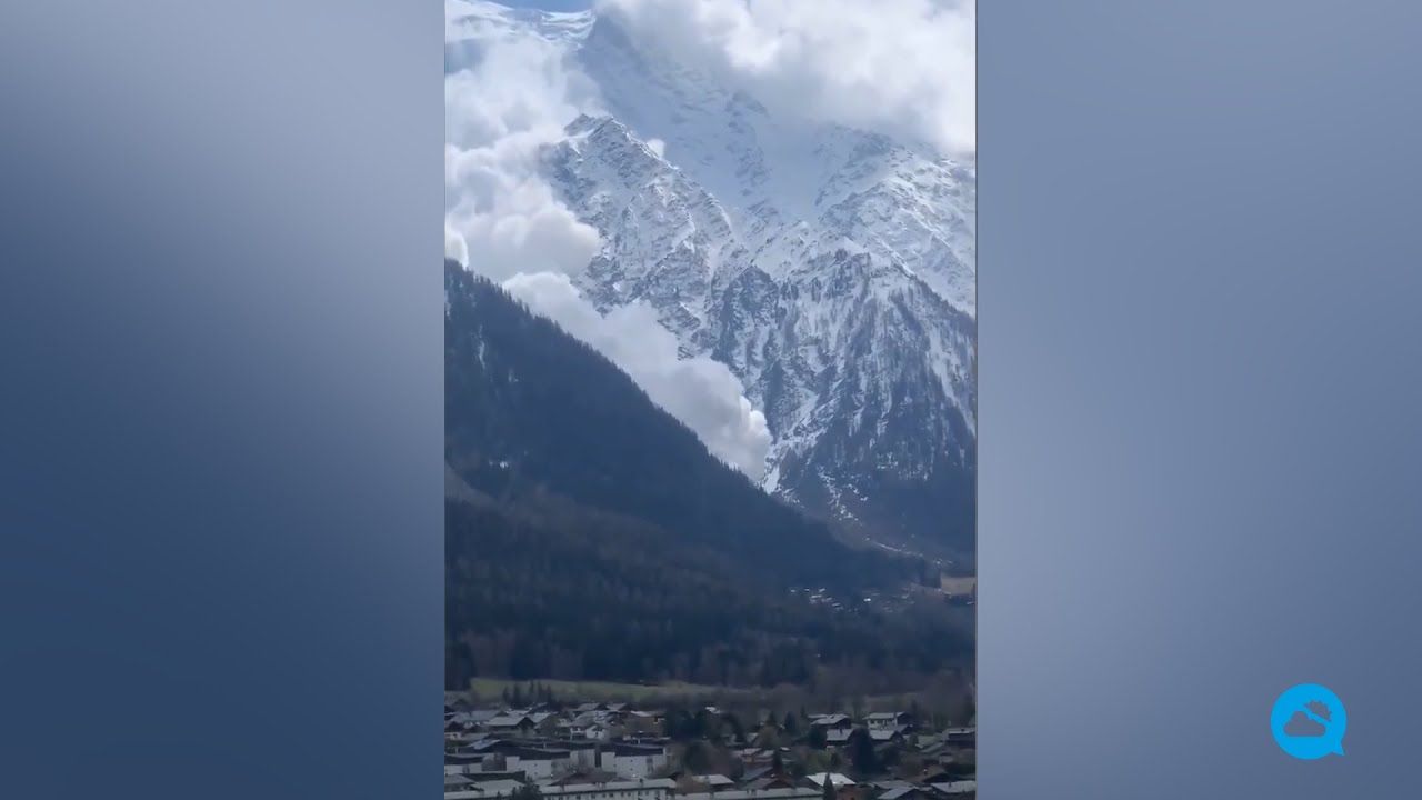 Avalanche spectaculaire dans le massif du Mont-Blanc, France