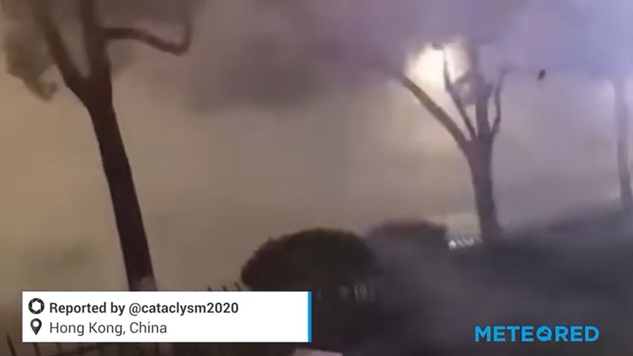 Tifón Kompasu golpeó a Hong Kong