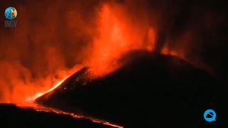 Nieuwe uitbarsting van de Etna (Sicilië, Italië)
