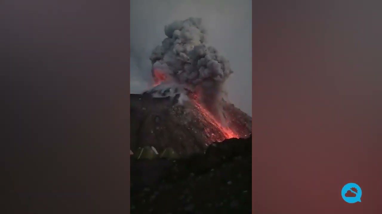 Spectaculaire uitbarsting van de vulkaan Santiaguito, Guatemala.