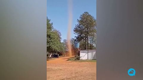 Sorprendente tolvanera en la ciudad de Caaguazú, Paraguay
