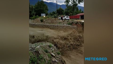 Impresionante inundación relámpago en Velventos, Grecia