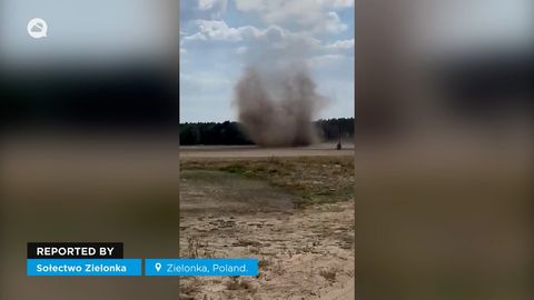 Impresionante tolvanera en Zielonka, Polonia