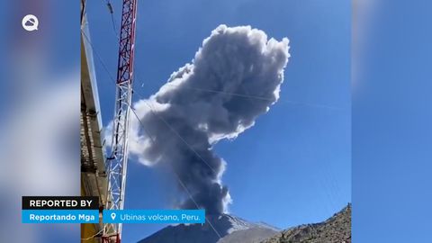 Spektakuläre Eruption des Volcán Ubinas, Peru.