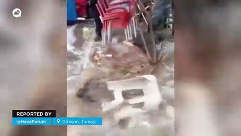 El oleaje extremo causa estragos en las costas de Turquía
