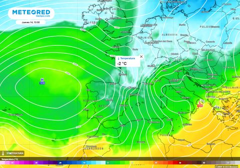 El aire polar irrumpe en España, con un descenso térmico generalizado y nevadas importantes en estas zonas tras los récords de calor de ayer