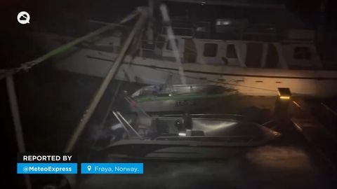 La poderosa Borrasca Ingunn azota la costa de Frøya, Noruega.