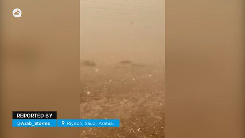 Impresionantes granizadas y vientos huracanados en Arabia Saudí