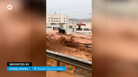 Terribles inundaciones provocan estragos en Duhok, Iraq