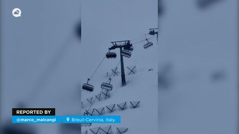Una ventisca súbita provoca el caos en Breuil Cervinia, Italia