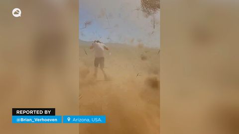 Un potente diablo de polvo engulle a varias personas en Arizona, USA