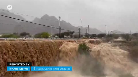 Terribles inundaciones en Hatta, Emiratos Árabes Unidos