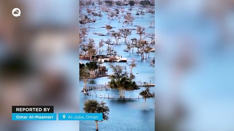 Aparecen grandes encharcamientos y lagos temporales tras las lluvias en Al-Juba, Oman
