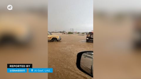 Fuertes inundaciones con vientos huracanados en Dubai, Emiratos Árabes