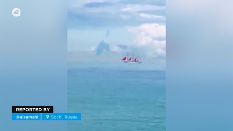 Curioso efecto óptico de un barco en Sochi, Rusia