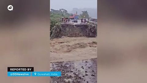 El Ciclón Remal deja un terrible rastro de destrucción y decenas de fallecidos en India y Bangladesh.