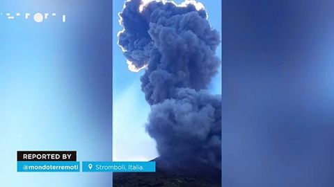 Impresionante explosion del volcán Stromboli en Italia