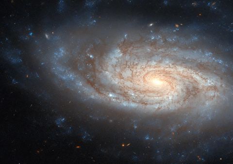 El telescopio espacial Hubble captura una impresionante imagen de la galaxia espiral NGC 3430