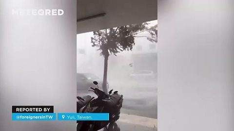 La llegada del tifón Kong-Rey causa graves destrozos en Taiwán