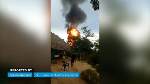 Erupción del volcán de lodo en San José de Mulatos, Colombia.
