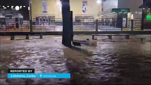 La tormenta tropical Sara causa estragos en la costa de Honduras