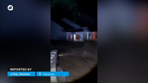 Las lluvias torrenciales causan graves inundaciones en Ngrapah, Indonesia